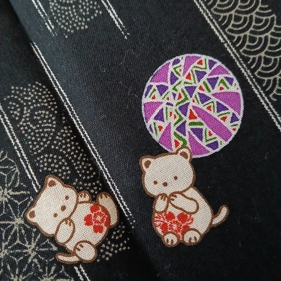 6.25 Yards Japanese Cotton Fabric Lucky Cats Seigaiha Waves And Tamari Balls - Picture 3 of 5